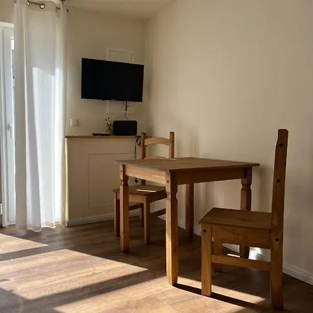 아파트 Im Zentrum, Praktisch Und Ruhig *